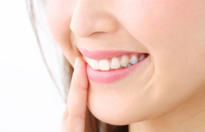不均衡なガチャ歯でも対策しながらきれいに治すことは可能